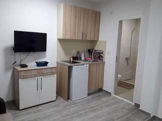 Гостевой дом Apartments L. Draskovic Сутоморе Стандартный семейный номер-1
